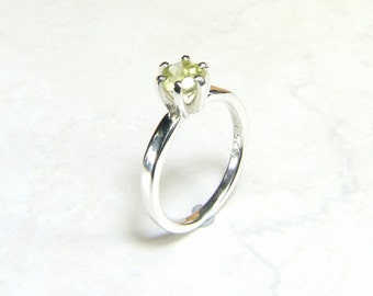 Lemon Lime Citrine Ring (Natural 'Oro Verde' Citrine), 6mm x 0.85 Carat, Round Cut, Sterling Silver Ring