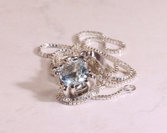 Aquamarine Pendant in Sterling Silver (Natural Aquamarine, 5.85mm x 0.78 Carat Princess Cut), Sterling Silver Aquamarine Necklace with Chain