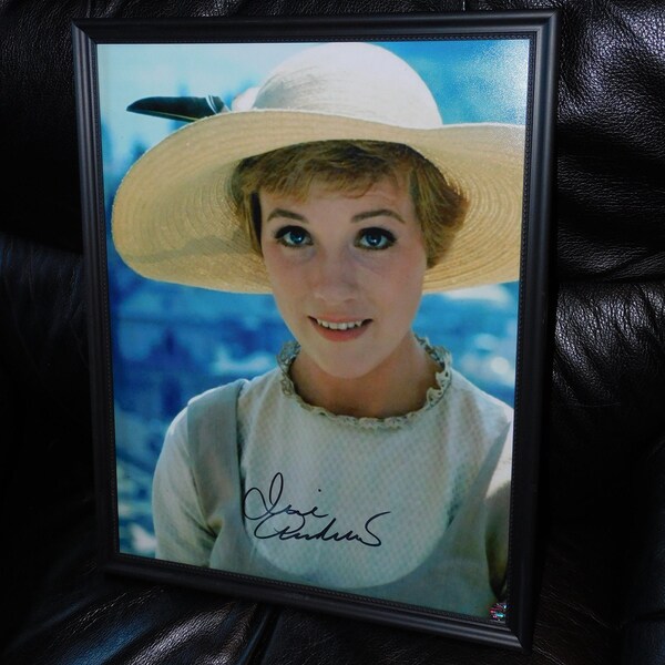 11x14 Julie Andrews signed framed photo - Sound Of Music - legendary actress - autograph - Disney
