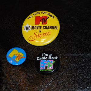 vintage 80s MTV pin buttons lot - 1980s music television
