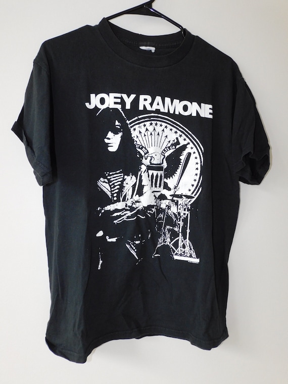2002 Joey Ramone t shirt - vintage The Ramones - p