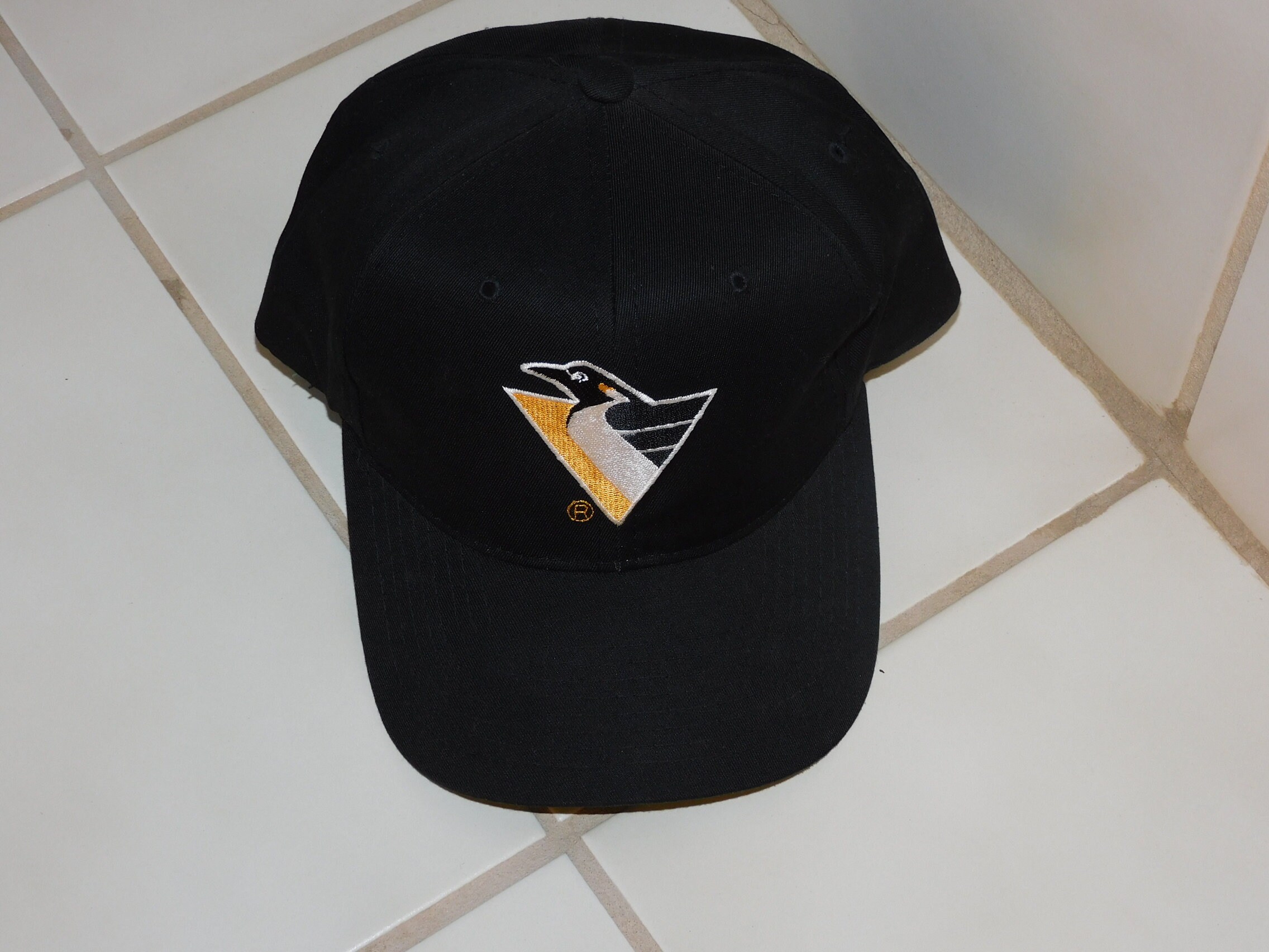 Vintage Pittsburgh Penguins Hat Robo Snapback Cap Black Gold Grey Hockey  90s NHL