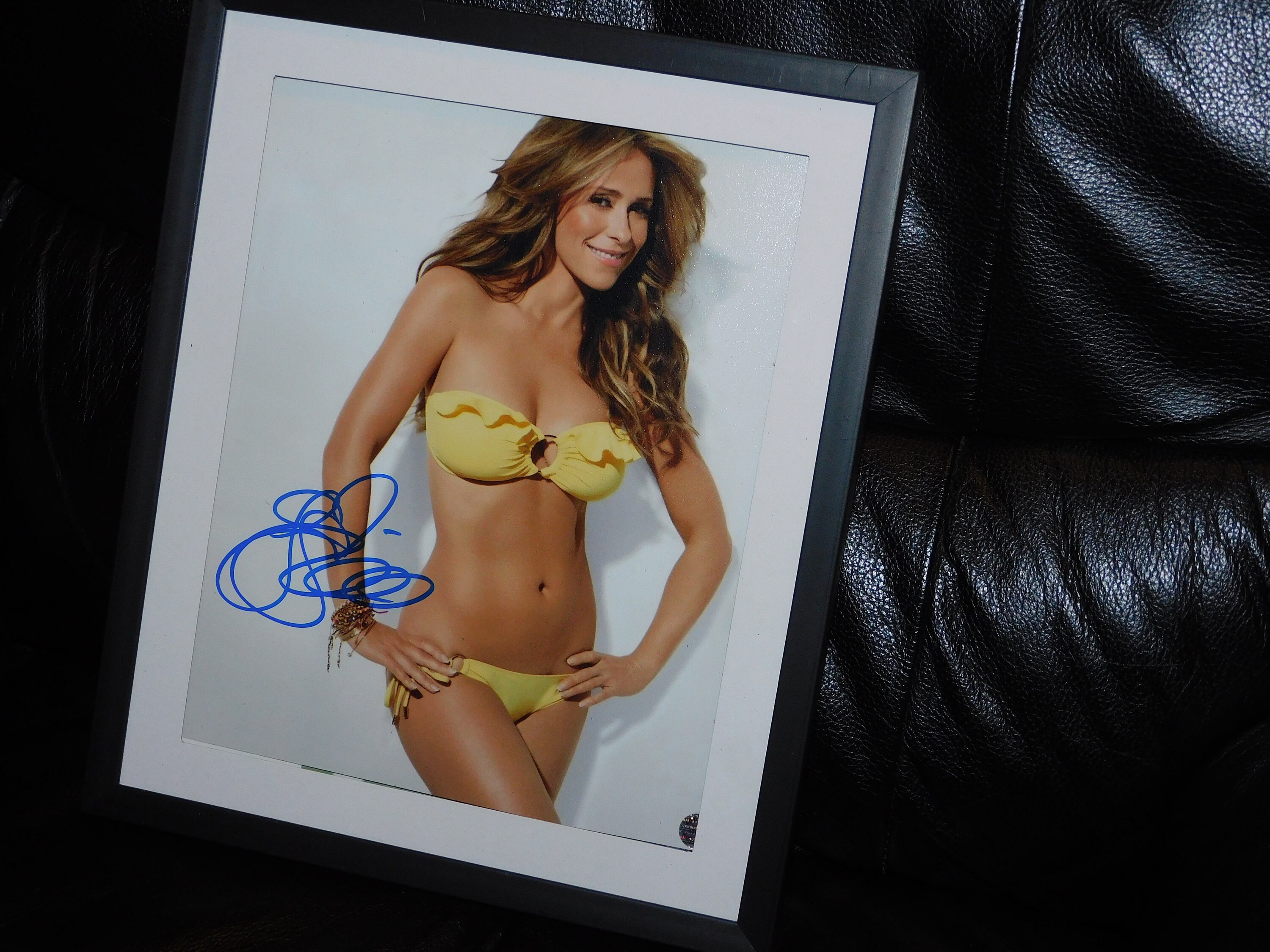 autograph I know what you did last summer party of five Jennifer Love Hewitt hand signed 8x10 photo tv movie star