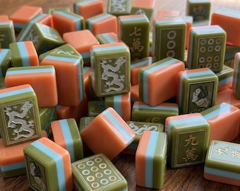 Jade Lotus American Mahjong Set 160 Tiles 4 überlagerte Acryl Mahjong-Sammlung Garten-Edition