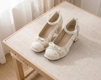 Vintage Embroidered Mary Jane Shoes with Pearl Ankle Strap, Elegant Floral Bridal Heels for Wedding, Retro Chunky Heel Prom Pumps
