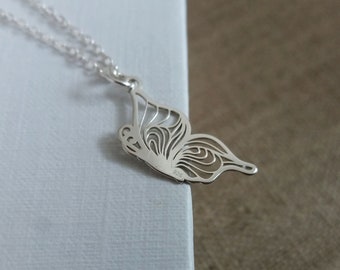 Collana con farfalla in filigrana d'argento: gioielli con insetti