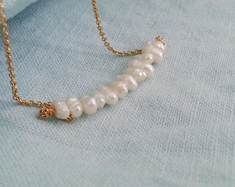 Ivory Pearl Necklace. Freshwater Pearl Bar Necklace. Gold Filled Pearl Necklace. Delicate Modern Minimalist Feminine. Wedding Necklace