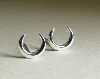 Crescent Stud Earrings. Tiny Sterling Silver Crescent Earrings. Simple Everyday. Crescent Moon Earrings.Crescent Posts. Silver Moon Earrings