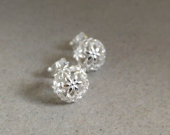 Silver Floral Earrings. Sterling Silver Flower Earrings. Floral Jewelry. Silver Post Earrings. Flower Studs. Dainty Flower Stud Earrings