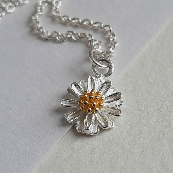 Silver Daisy Necklace. Sterling Silver Daisy Pendant. Floral Jewelry. Sterling Silver Necklace. Simple Dainty Everyday, Gift UK Shop