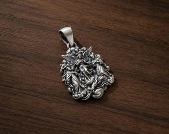 Collar con colgante de ángel hecho a mano, regalo católico con escena sagrada, joyería religiosa cristiana para mujer.