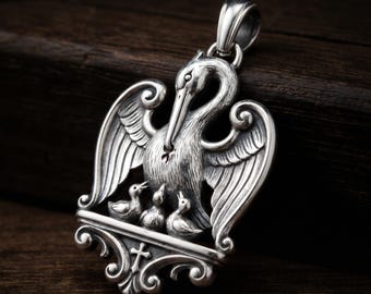 Collar con colgante de pelícano hecho a mano, joyería de fe cristiana, regalo religioso de plata esterlina para mujeres y hombres.