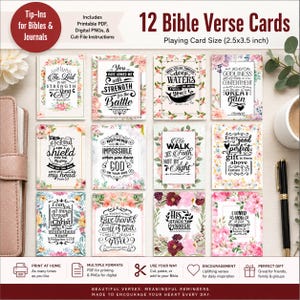 Pode incluir: Um conjunto de 12 cartões com versículos bíblicos, cada um medindo 6,35x8,89 cm, com tipografia preta e bordas florais. Os cartões exibem várias citações religiosas e referências bíblicas, apresentadas em grade sobre fundo branco.