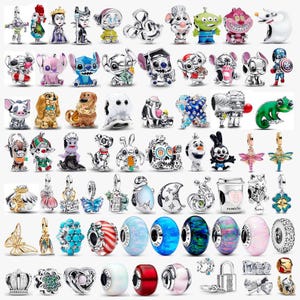Puede incluir: Una colección de varios dijes de metal y esmalte con personajes de Disney, cuentas coloridas y formas decorativas. El surtido incluye figuras como Stitch, Mickey Mouse y varios animales, junto con cuentas de vidrio redondas y dijes plateados.