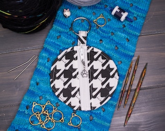 Round Notions Bag | Tools for Knitters | Catstooth (Houndstooth, but with cats!)