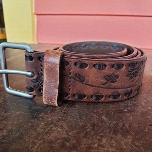 Wilson Tooled Brown Leather Belt Size 30-34 Flowers Floral #8835