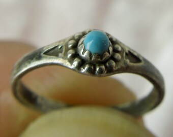 Sterling Silver Ring Native American with Turquoise and Indian Arrowhead Motif Indian Very Dainty Size 2 3/4
