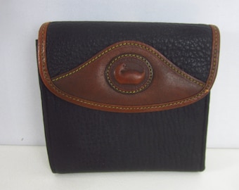 Vintage Dooney & Bourke Black Brown Pebbled Leather Trifold Wallet Kisslock Coin Purse Accessory Preppy Classic