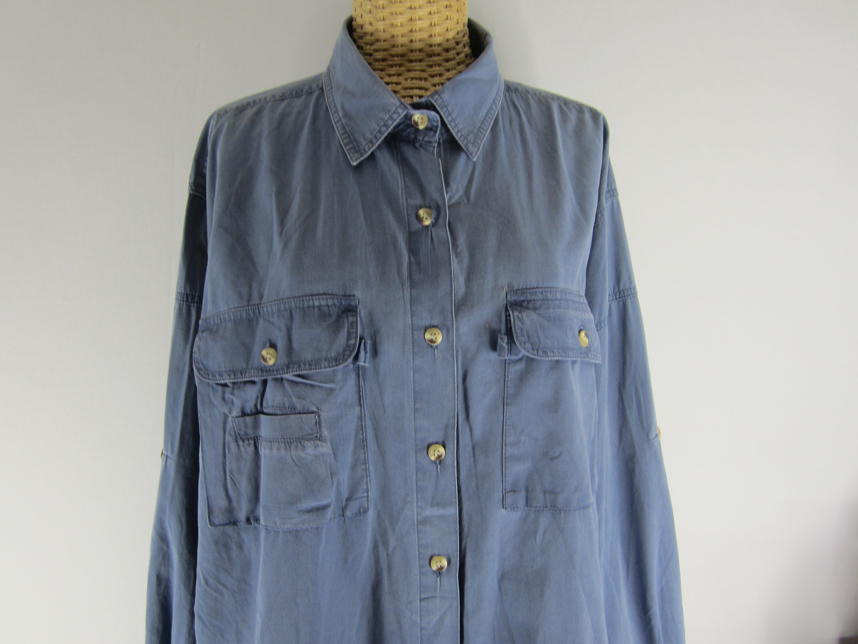 Vintage L.L. Bean Womens XL Blue LS Fly Fishing Shirt Hiking Button Down Cotton Hong Kong Pockets