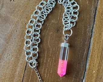 Resin Crystal Point Lovers Grip Faded Pink Small Resin Round Chain Necklace