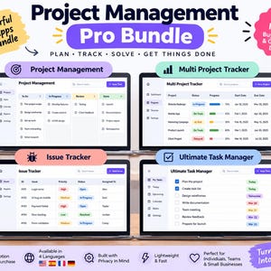 Puede incluir: Un paquete digital Project Management Pro Bundle que incluye cuatro aplicaciones web: Project Management, Multi Project Tracker, Issue Tracker y Ultimate Task Manager. La interfaz muestra listas de tareas y tablas de estado de proyectos en portátiles.