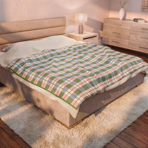 Coperta in velluto a quadri pastello / Plaid a quadri rosa e verdi