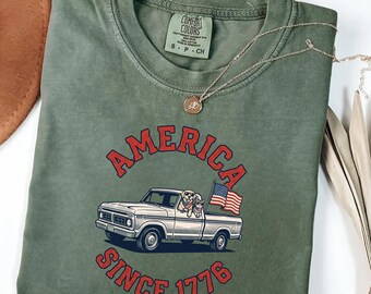 Camiseta retrô patriótica com estampa de caminhão para cães e gatos | Camiseta personalizada Comfort Colors para amantes de animais de estimação | Presente para o 4 de julho nos EUA | Bandeira vintage de 1776 | Verão