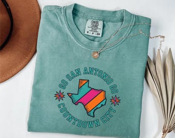 Camiseta retrô "Go San Antonio Go Basketball" | Camiseta Countdown City Comfort Colors | Presente perfeito para fãs de basquete do Texas, homens e mulheres.