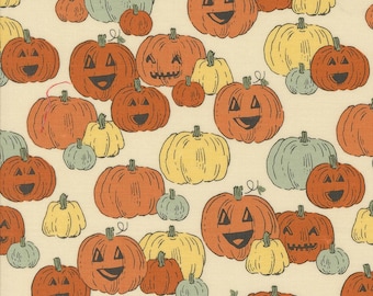Home Sweet Haunt Pumpkins Bone 20916 11 Stacy Iest Hsu- Moda- 1/2 Yard