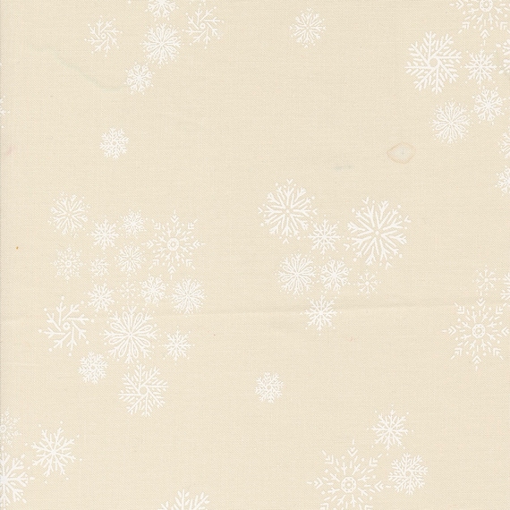 Wonderland: Snowflake in Natural and White Wonderland: Snowflake in Natural and White