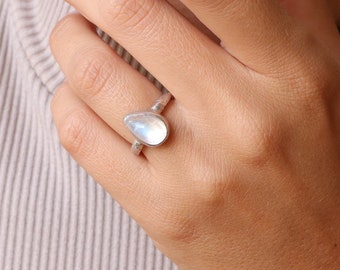 Rainbow moonstone ring, teardrop moonstone ring, pinky ring, sterling silver 925, small size ring, US size 5, gift for her