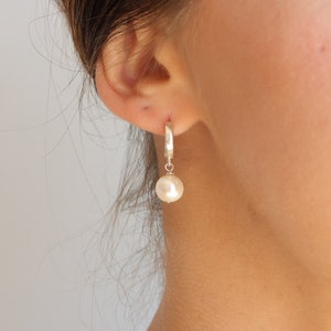 Pearl hoop earrings, pearl earrings, minimalist jewelry, small silver hoops, summer earrings, pearl jewelry, dainty earrings image 3