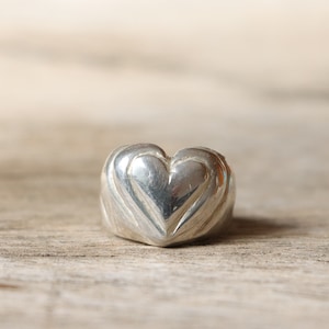 Silver heart ring, carved heart ring, gift for her, love ring, heart shaped ring, chunky silver ring