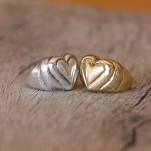 Silver heart ring, carved heart ring, gift for her, love ring, heart shaped ring, chunky silver ring image 2