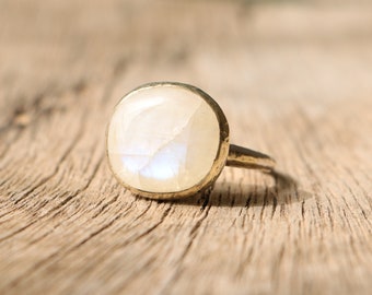Rainbow moonstone ring, sterling silver ring, white stone ring, moonstone jewelry, big gemstone ring, US size 7 3/4 ring