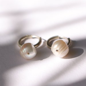 Pearl hoop earrings, pearl earrings, minimalist jewelry, small silver hoops, summer earrings, pearl jewelry, dainty earrings image 5