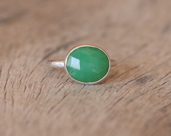 Chrysoprase silver ring, faceted chrysoprase ring, chrysoprase jewelry, may birthstone ring, women ring, green stone ring, US size 8 1/2