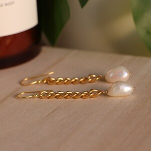 Pearl gold earrings, long pearl earrings, gold chain earrings, dangle earrings, elegant earrings, wedding earrings, bridal jewelry image 2