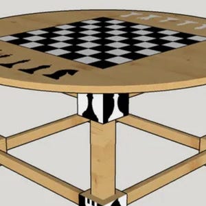 Peut inclure: Table de jeu d'échecs ronde en bois clair. Le centre présente un motif à carreaux noirs et blancs. Des pièces d'échecs en silhouette ornent le bord. La table a quatre pieds et une structure de support carrée.