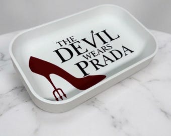 Bandeja organizadora de 2 bolsillos de El diablo viste de Prada: elegante organizador de joyas, maquillaje y accesorios.