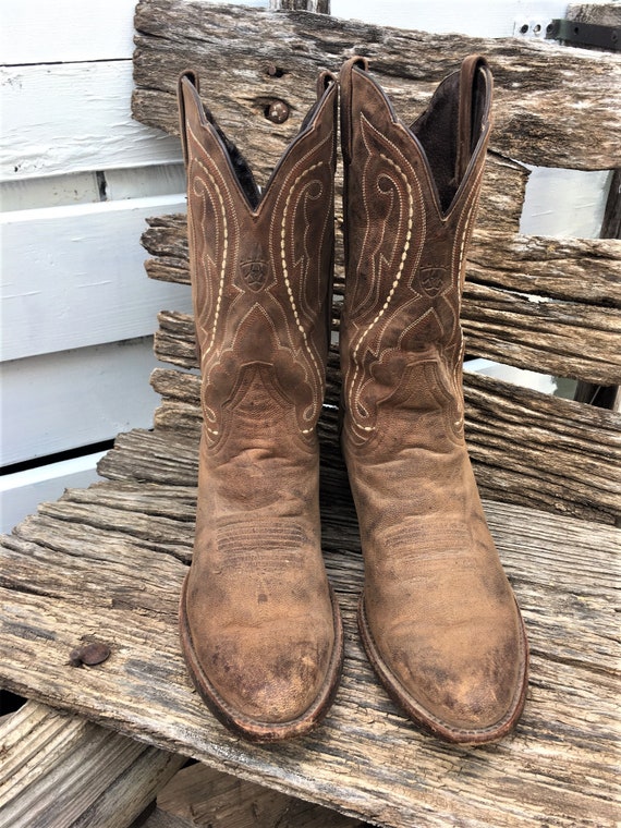 Vintage cowgirl boots Ariat Gem