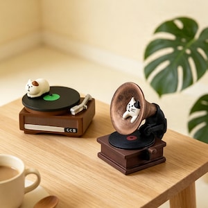 Adorable mini-plateau gramophone rétro en forme de chat, figurine vintage en résine, décoration de table pour une salle de musique cosy, cadeau pour les amoureux des chats