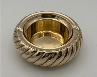 Cinzeiro de caixa registradora Dolbi vintage em latão com design em espiral, estilo Art Déco Art Nouveau.