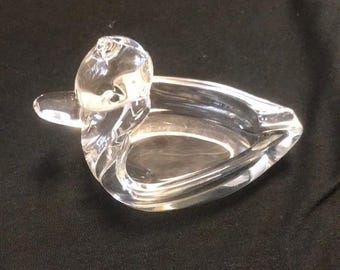 Cenicero vintage de los años 40 de Duncan & Miller Pall Mall con forma de pato de cristal transparente.