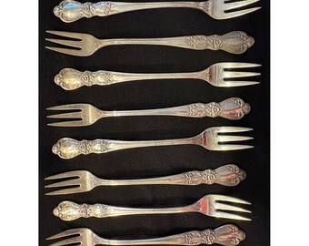 Set of 8 Cocktail Seafood Forks 1847 Rogers Bros. Heritage Pattern