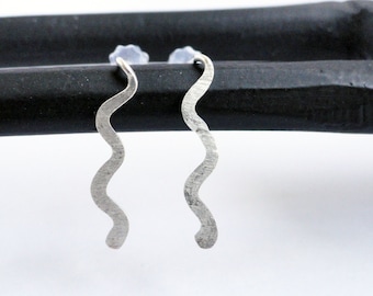 Lightening earrings - Sterling silver zig zag earrings - silver stud earrings  - silver wire stud zigzag earrings  silver wire earrings