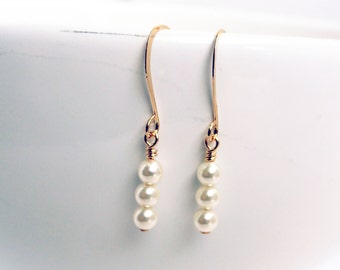 Cream pearl earrings - wedding jewelry - bridesmaid earrings - swarovski pearl earrings - gold and cream earrings - bridesmaid favors