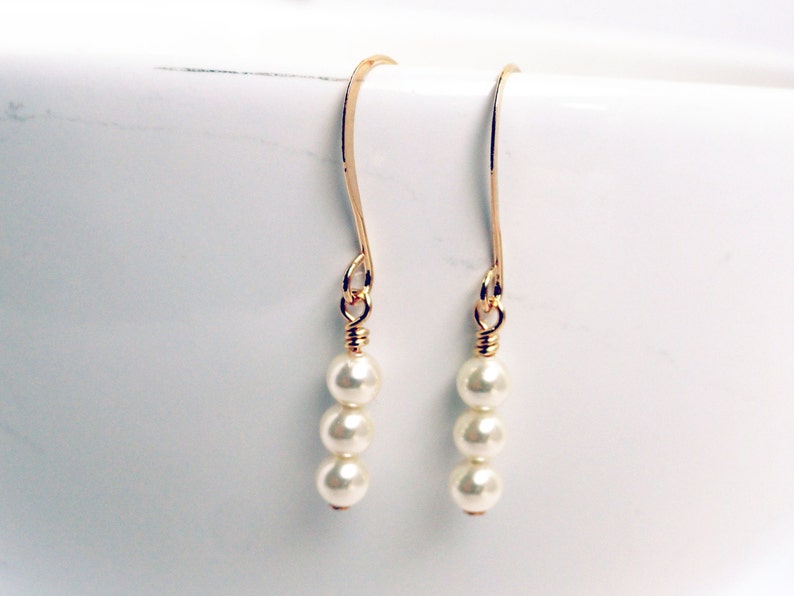 Cream pearl earrings wedding jewelry bridesmaid earrings swarovski pearl earrings gold and cream earrings bridesmaid favors image 1