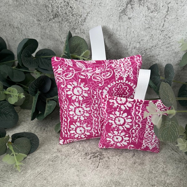 Set of 2 Lavender Sachets: Pink & White Floral Print Fabric Design, New Home, Sleep Pillows, Clothes Fresheners