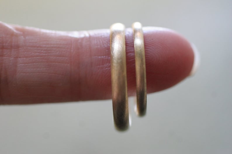14k yellow gold half round wedding band set 2 rings image 4